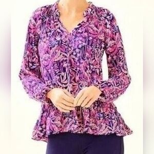 NWOT Lilly Pulitzer Savanna Bright Navy and Pink Swing of Things V-neck Top